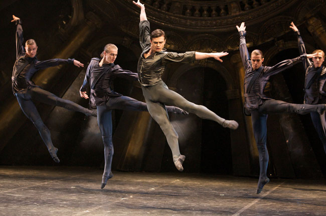 Eifman Ballet består av skickliga dansare. Foto Eifman Ballet