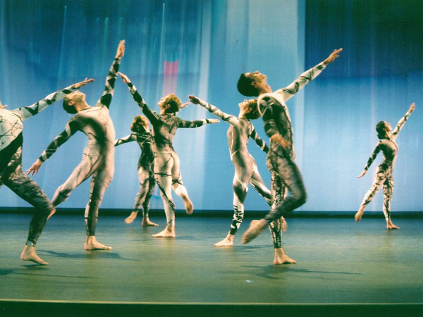 Merce Cunningham Dance Co i Split Sides 2003. Fotograf Tony Dougherty