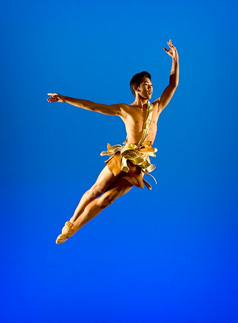 Filip van Hansen från Ballettskolan vid elevföreställning 2012